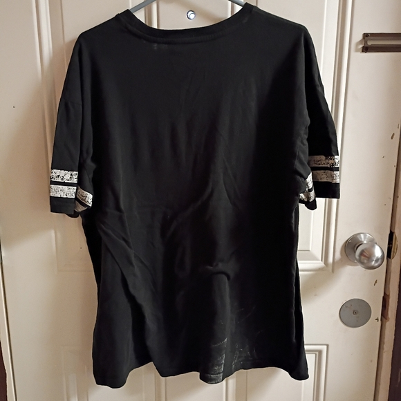 2/$10 Marvel Black Punisher Tee Size 2XL - Picture 5 of 7